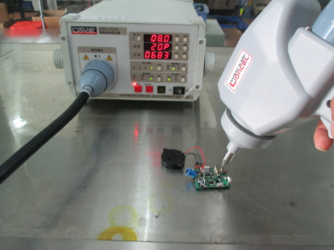 蜂鸣移动电源PCBA板静电检测